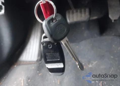 2010 Toyota Matrix S z USA, uszkodzony, nr VIN 2T1KE4EE4AC034729